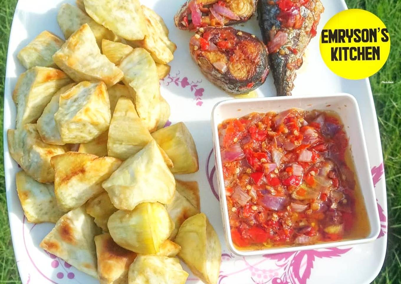 Fried potatoes/pepper sauce/fish