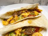 Tacos 🌮 a mi manera colombianizados con plátano maduro y carne desmechada