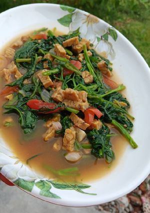 Foto resep Cah Kangkung Tempe Sederhana🍅🥬