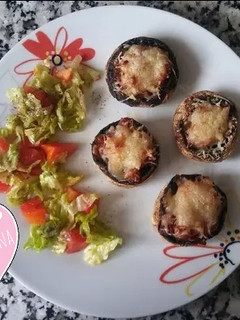 Una foto de Champiñones rellenos al horno🍄