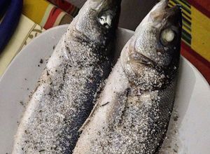Foto di Spigola al Sale cotta al microonde