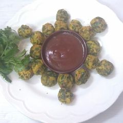 A picture of Crispy Palak shots.