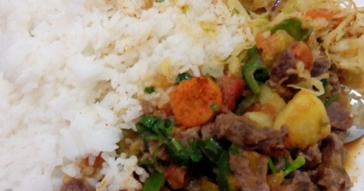 Served Rice With Stew Boiled Rice Served With Beef Stew Recipe by Anncent Gikundi - Cookpad