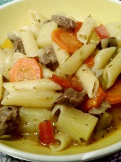 Una foto de Guiso de fideos y carne