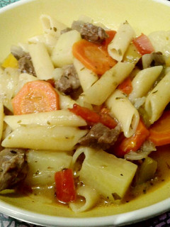 Una foto de Guiso de fideos y carne