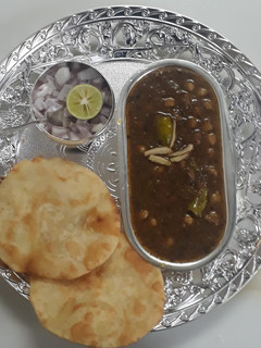 A picture of Chole bhature.