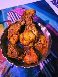 গোলবাড়ি স্টাইলে চিকেন কষা(golbari chicken kosha recipe in Bengali) রেসিপির প্রধান ছবি