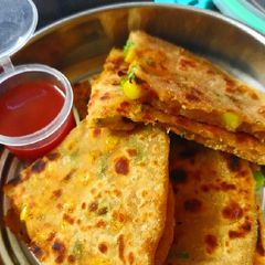 A picture of Corn capsicum paratha.