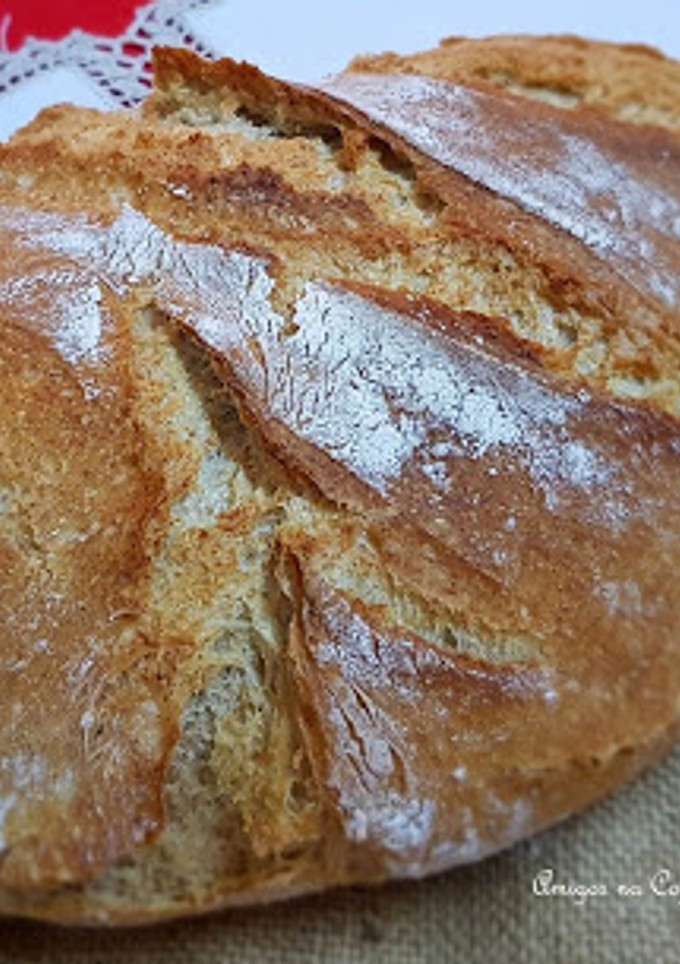 Foto de Pão inteiro com farinha moída em mó de pedra
