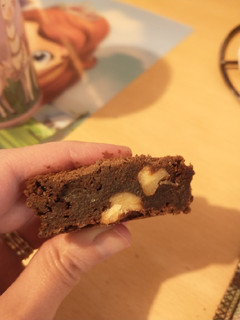 Una foto de Brownie tradicional con nueces