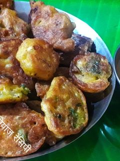 फ्लॉवर पकोडा (flower pakoda recipe in marathi) रेसिपी चे मुख्य फोटो