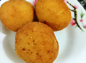 Una foto de Croquetas de arroz al curry con salchicha