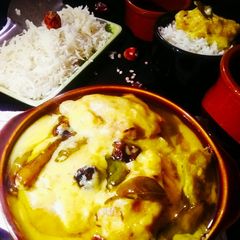 A picture of Panjabi kadhi.
