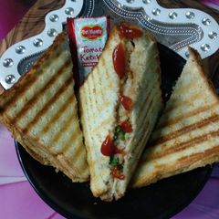 A picture of Potato sandwich.