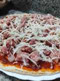 Pizza de hamburguesa con cebolla y Queso (invención mía)