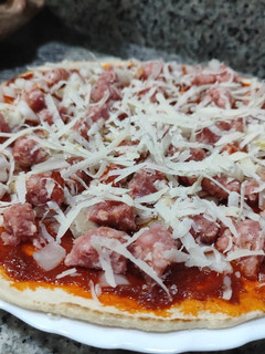Foto principal de Pizza de hamburguesa con cebolla y Queso (invención mía)