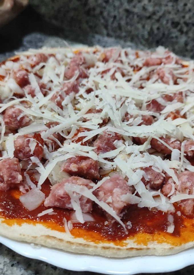 Una foto de Pizza de hamburguesa con cebolla y Queso (invención mía)