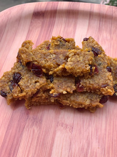 A picture of Mango oats cranberry bar.