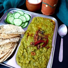 A picture of Lahsuni Palak Khichdi.