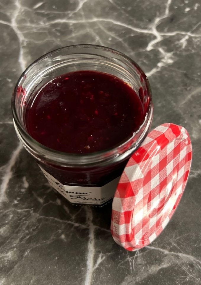Una foto de Mermelada de frutos rojos con panificadora