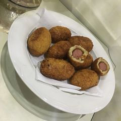 A picture of Coated sausage rolls.