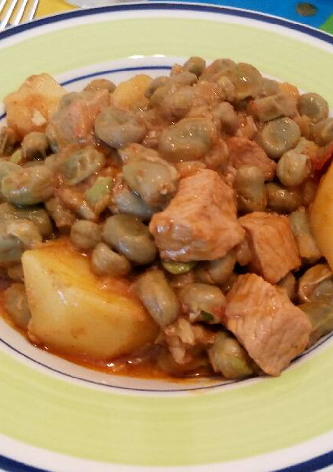 Una foto de Habas con carne