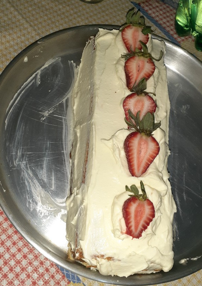 Una foto de Postre Chajá de Frutillas