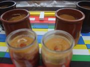 Una foto de tomates cherry en almibar