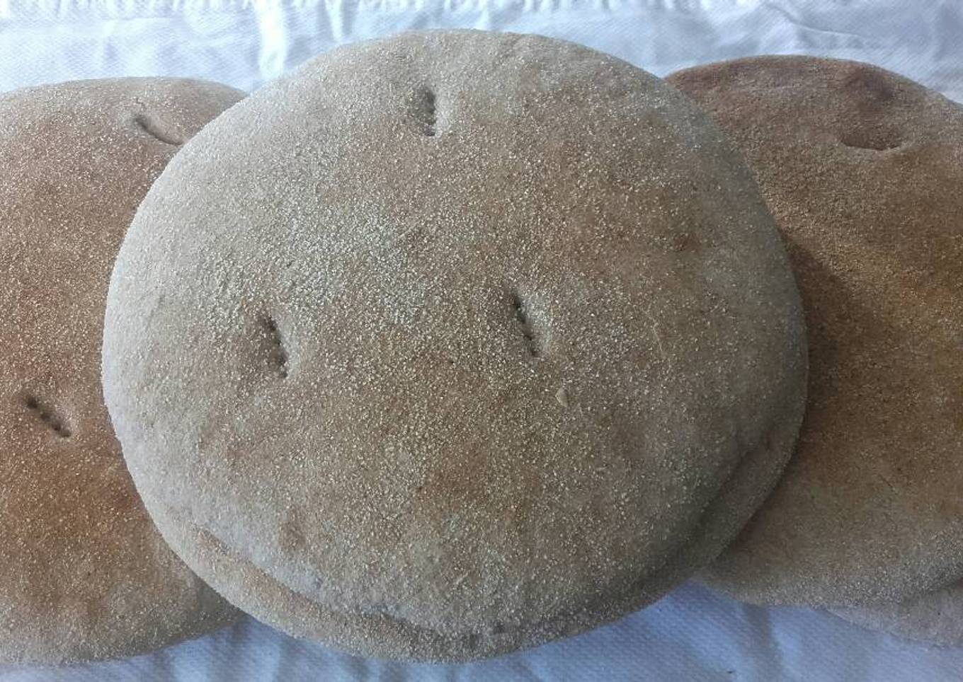 Pan integral con semillas /comida de Marruecos