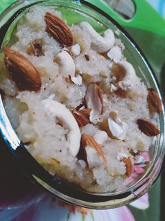 सूजी का हलवा (sooji ka halwa recipe in Hindi) रेसिपी मुख्य फोटो
