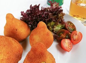 Una foto de Coxinha de frango 🇧🇷💕
