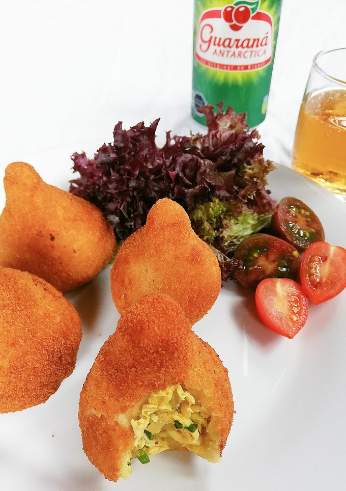 Una foto de Coxinha de frango 🇧🇷💕