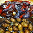 Cerdo al Malbec con papas doradas en finas hierbas