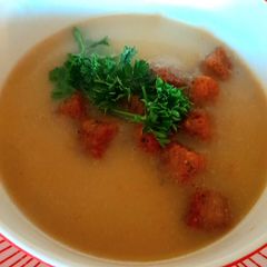 Vegan chicory and apple soup A picture of Vegan chicory and apple soup.