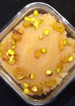 રવા નો શીરો (Rava Sheera Recipe In Gujarati) રેસીપી મુખ્ય ફોટો