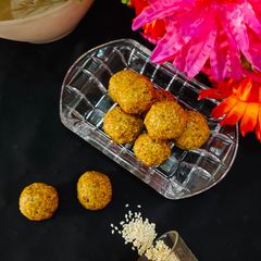 A picture of Till ke laddu 🇮🇳.