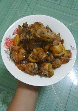 Hình của món Thịt gà sốt chanh dây.