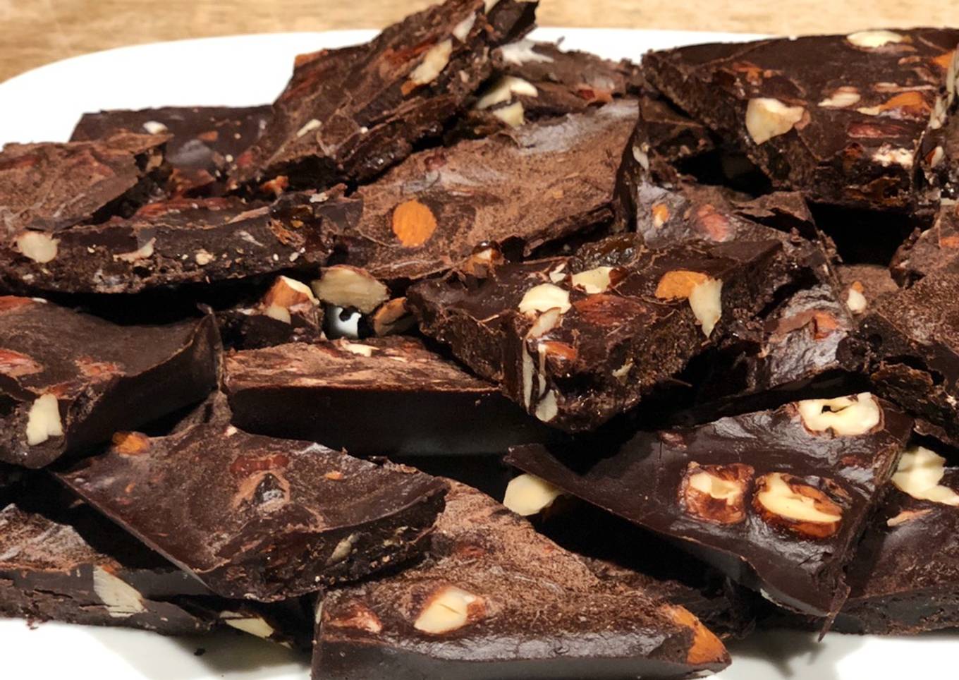 Fruit & Nut Chocolate Bar