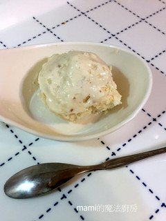 杏仁堅果冰淇淋(一)(有加鮮奶油) 的食譜成品照片