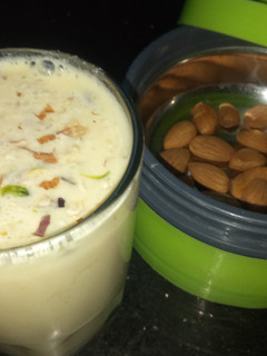 பாதாம் பால் செய்முறை முக்கிய புகைப்படம்