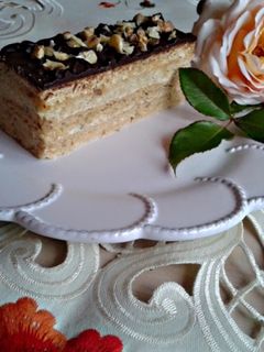 Mézes-diós krémes szelet recept fotója
