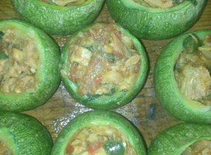 Una foto de Calabacines rellenos de pollo a la Mexicana a la Mario, s