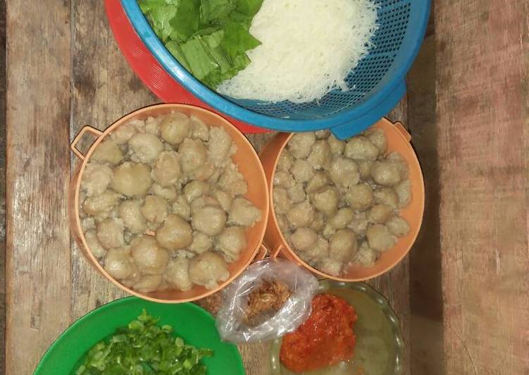 Langkah Mudah untuk Membuat Bakso Simpel yang Enak Banget