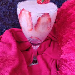 A picture of Strawberry smoothie.