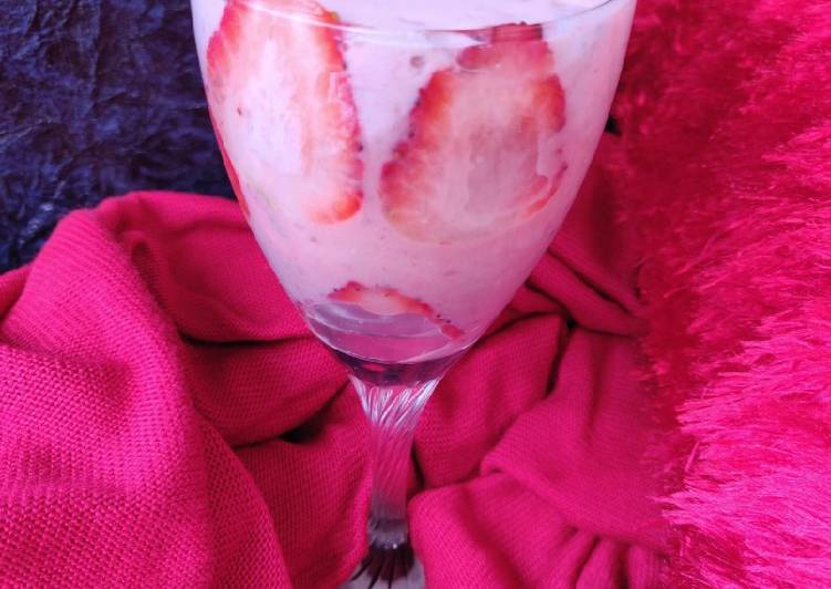 Simple Way to Make Ultimate Strawberry smoothie