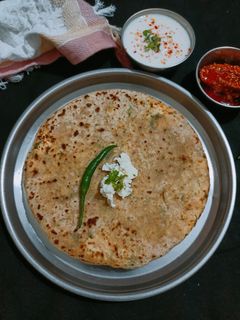 A picture of Jain Paneer Paratha.