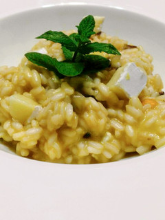 Una foto de Risotto queso brie y menta