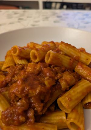 Una foto de Ragú de Longaniza con Gochujang