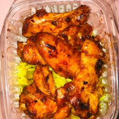 A picture of Grilled bbq chicken wings.