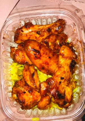 A picture of Grilled bbq chicken wings.